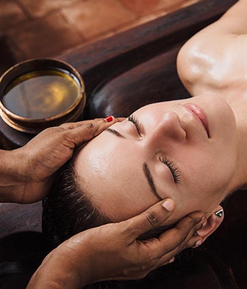 <span> Unsere</span><br />
Ayurveda<br/>Behandlungen